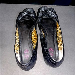 TORRID Black & Leopard Flats